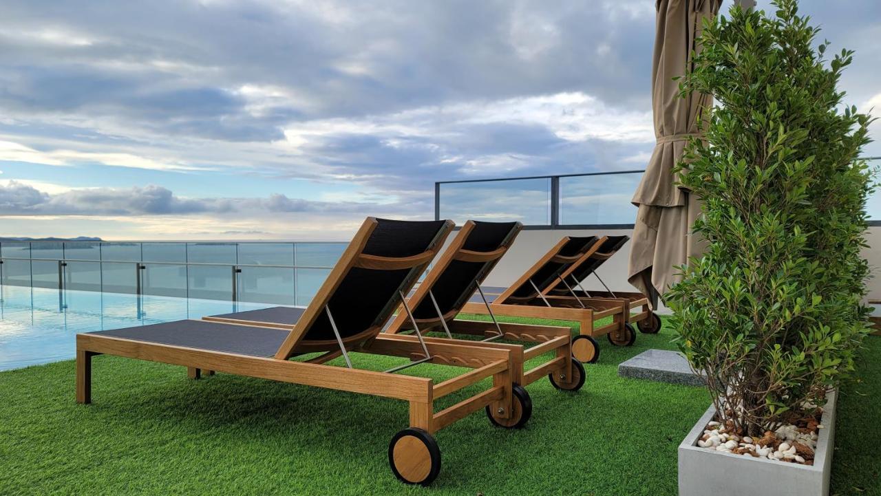 Andromeda Condo By Feng Pattaya Esterno foto