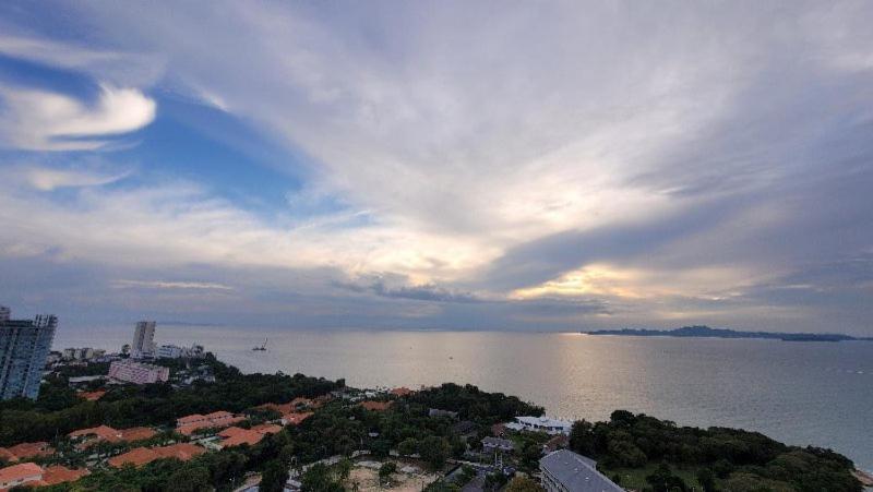 Andromeda Condo By Feng Pattaya Esterno foto