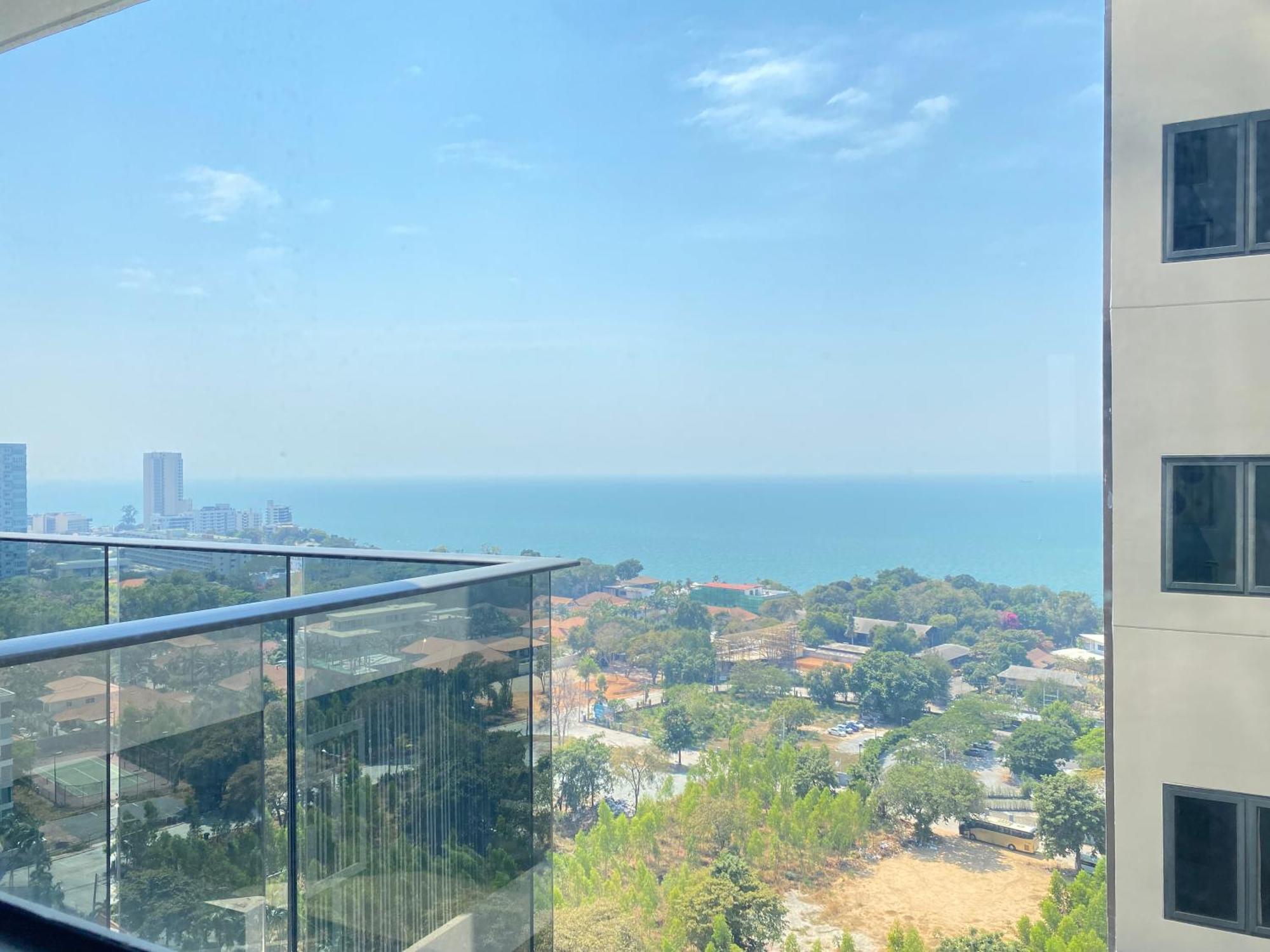 Andromeda Condo By Feng Pattaya Esterno foto